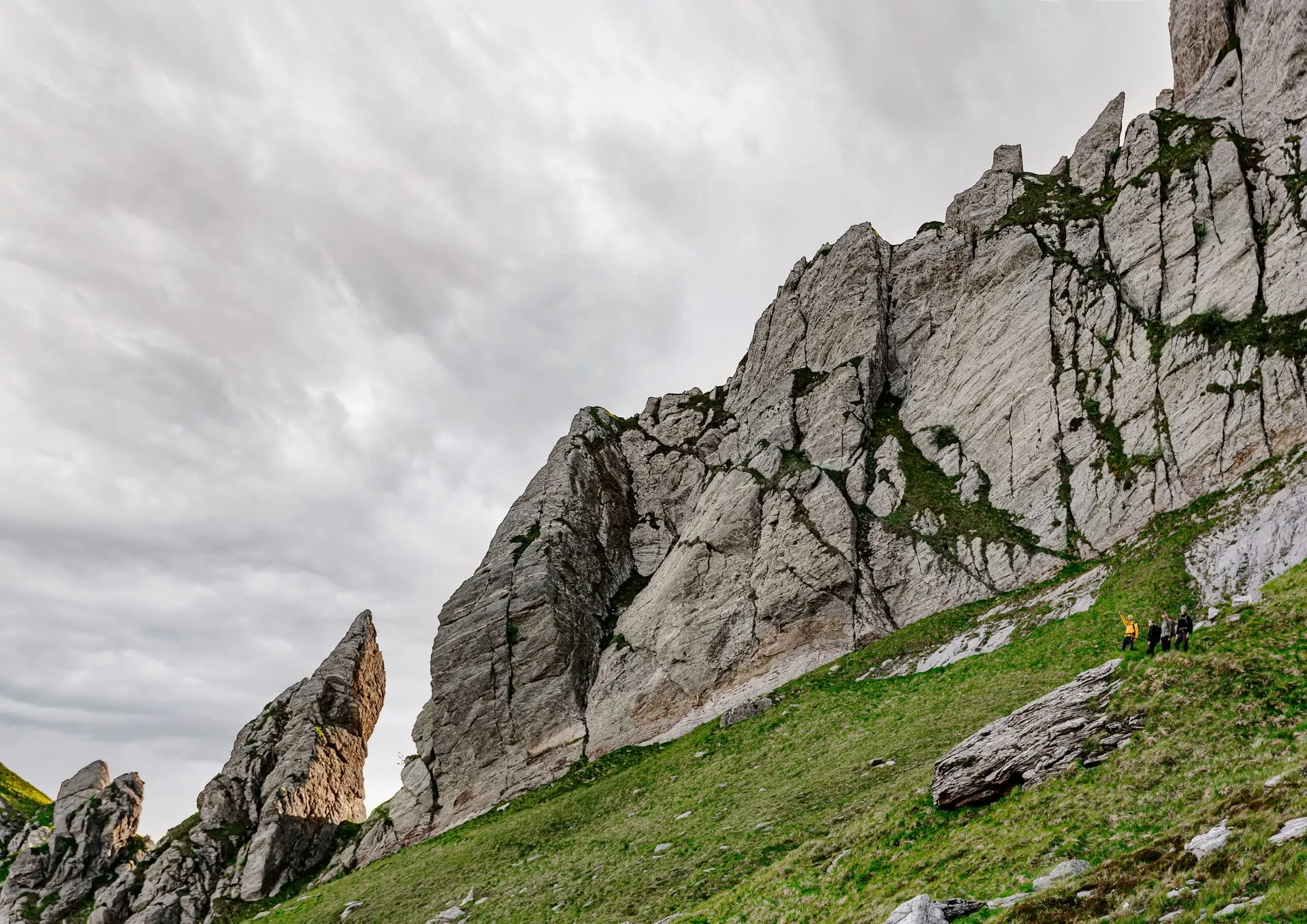 Punta Carina E Cima Sud Del Monte Cavallo Alpi Apuane